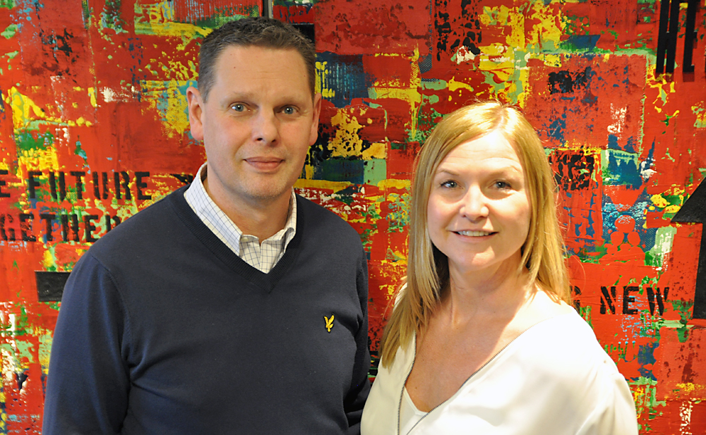 Peter Klint och Ulrika Brunell-Abrahamsson, medicinska råd­givare vid Bristol-Myers Squibb.