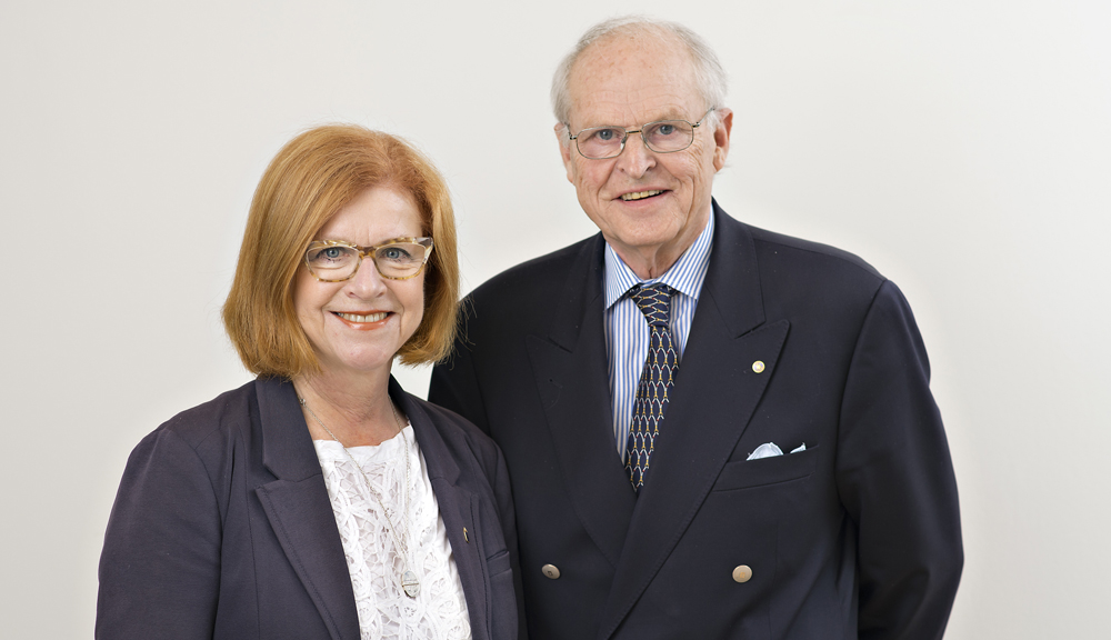 Cecilia Schelin Seidegård, ordförande Stiftelsen Konung Gustaf V:s Jubileumsfond och Ulf Lagerström, direktör, ordförande  Cancerföreningen i Stockholm. 