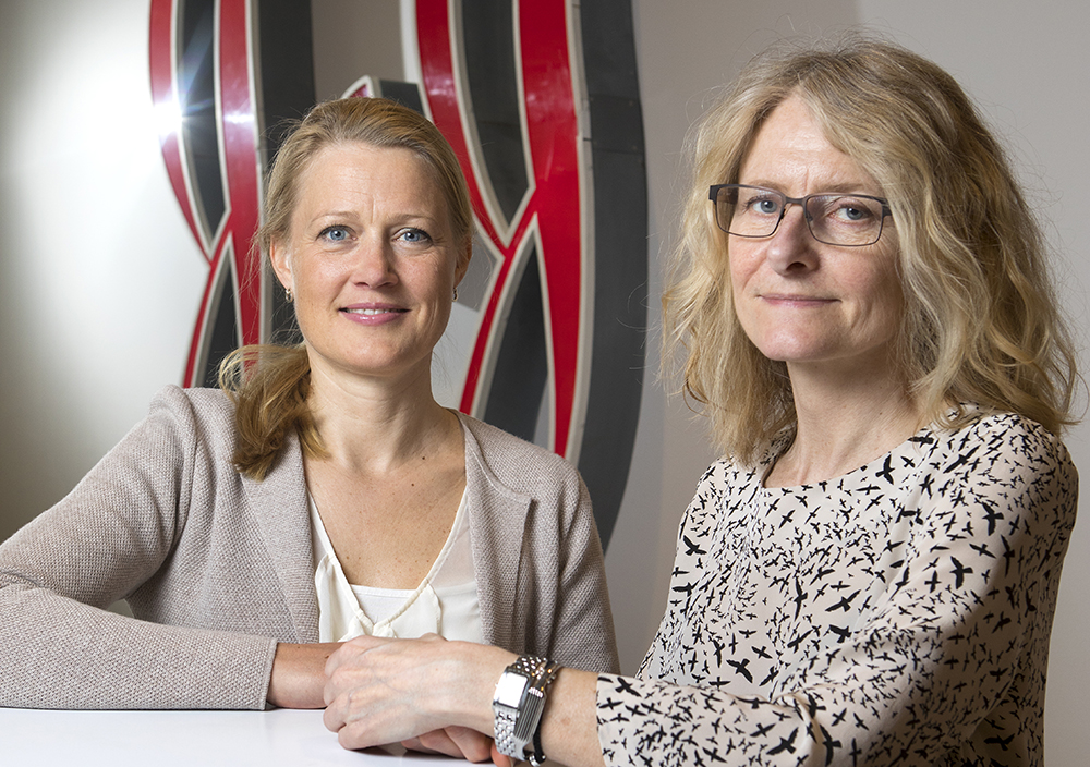 Kristina Sandström, medicinsk direktör och Marlene Mozart, hematolog och medicinsk rådgivare vid Janssen. Foto: Johan Marklund